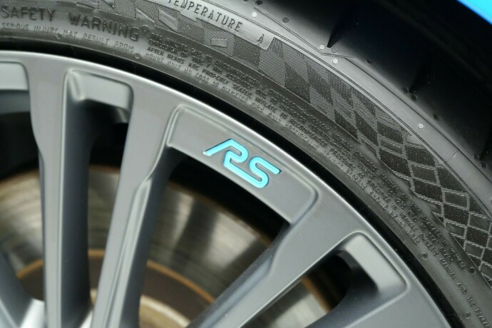 ford-focus-bensin-2017-big-9
