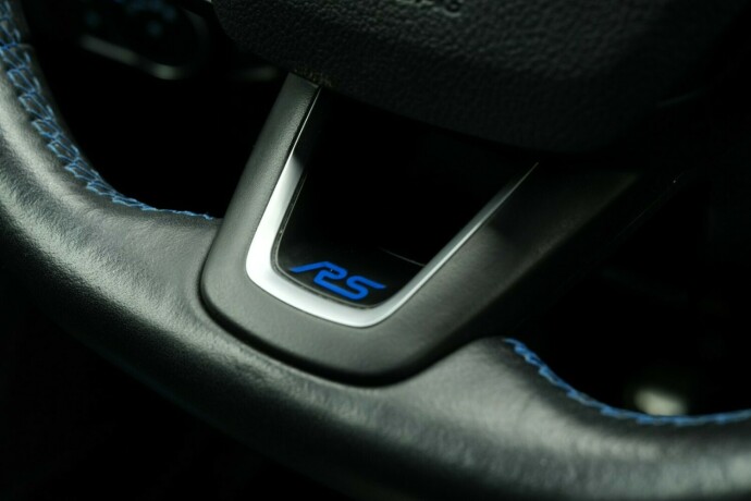 ford-focus-bensin-2017-big-33