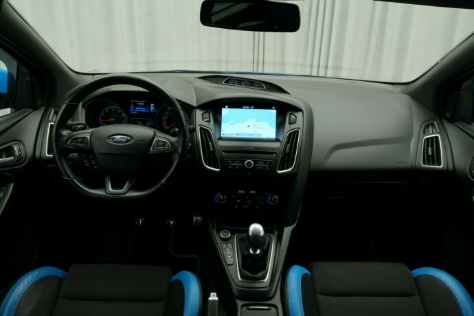 ford-focus-bensin-2017-big-22