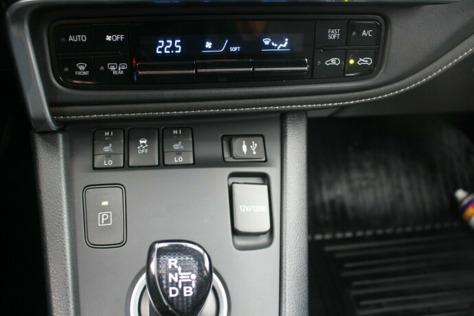 toyota-auris-elektrisitetbensin-2017-big-17
