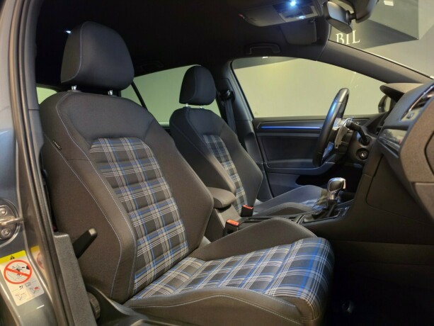 volkswagen-golf-vii-plug-in-petrol-2018-big-12