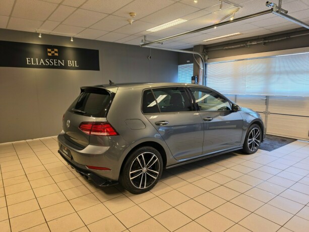 volkswagen-golf-vii-plug-in-petrol-2018-big-4