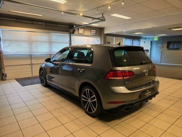 volkswagen-golf-vii-plug-in-petrol-2018-big-6