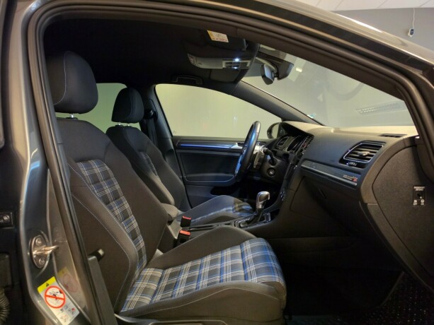 volkswagen-golf-vii-plug-in-petrol-2018-big-11