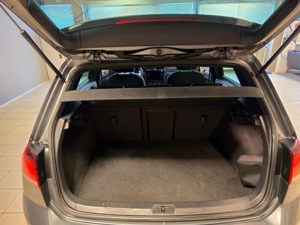 volkswagen-golf-vii-plug-in-petrol-2018-big-18