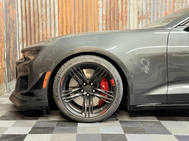 chevrolet-camaro-bensin-2017-big-14