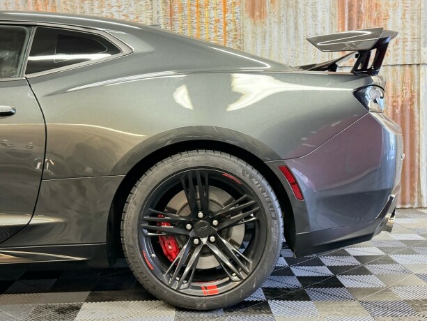 chevrolet-camaro-bensin-2017-big-16