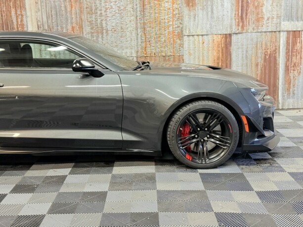 chevrolet-camaro-bensin-2017-big-2