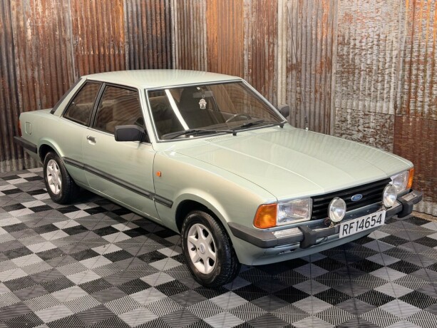 ford-taunus-bensin-1981-big-1