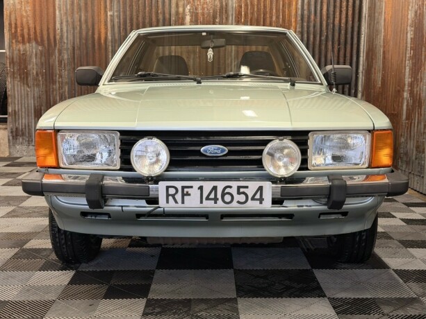 ford-taunus-bensin-1981-big-7