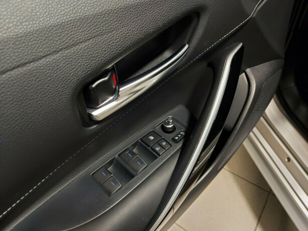 toyota-corolla-elektrisitetbensin-2020-big-28