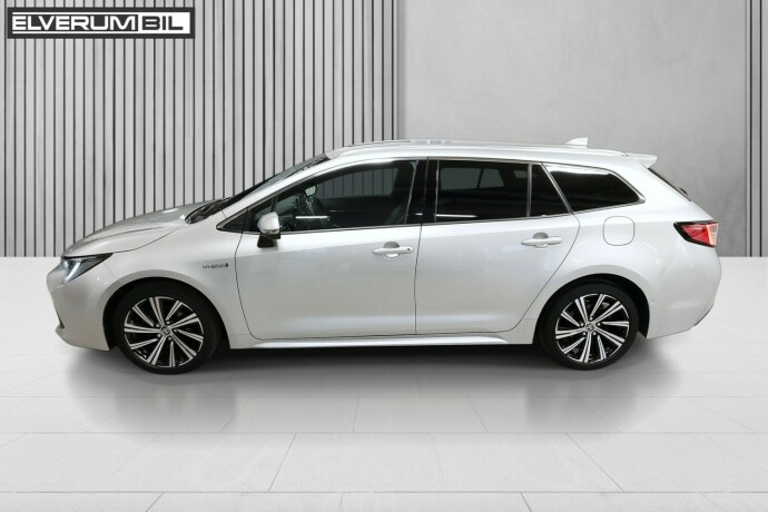 toyota-corolla-elektrisitetbensin-2020-big-3