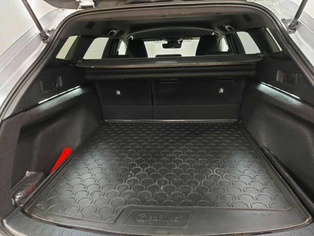toyota-corolla-elektrisitetbensin-2020-big-24