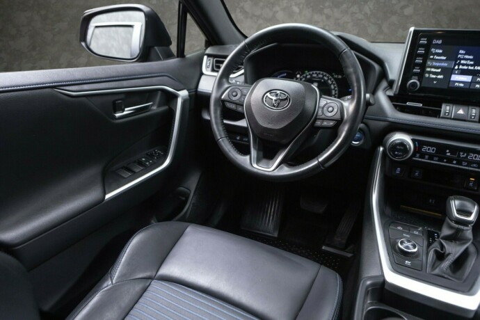 toyota-rav4-elektrisitetbensin-2019-big-22