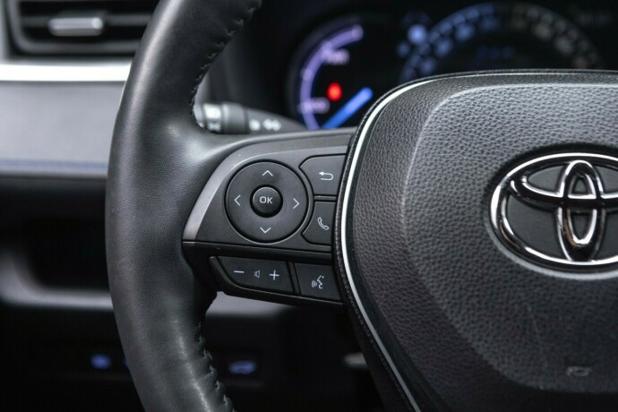 toyota-rav4-elektrisitetbensin-2019-big-10