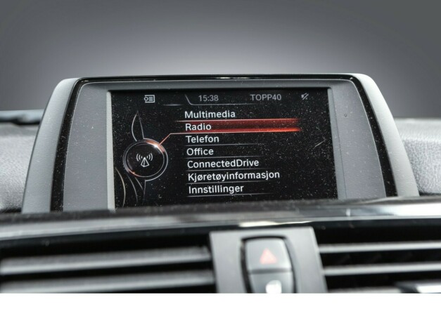 bmw-316i-bensin-2015-big-18