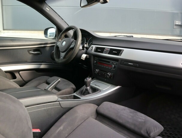 bmw-320d-diesel-2010-big-13