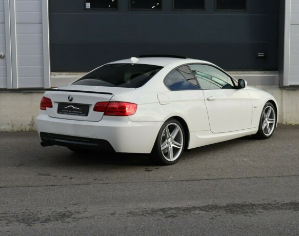 bmw-320d-diesel-2010-big-1