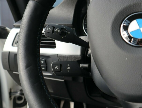 bmw-320d-diesel-2010-big-18