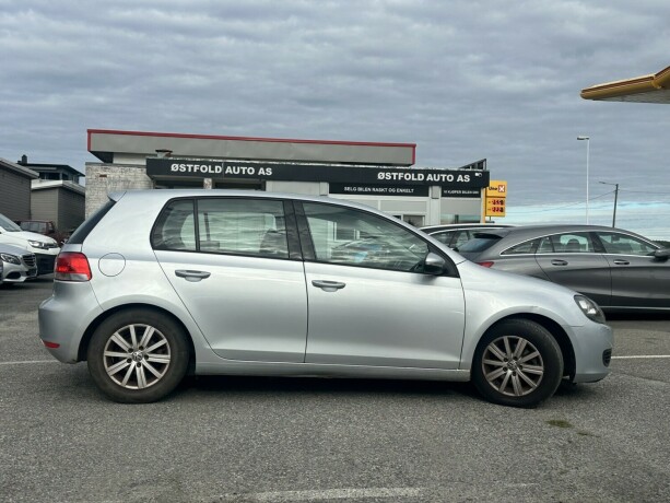 volkswagen-golf-vi-diesel-2010-big-3