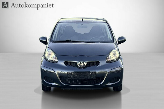 toyota-aygo-bensin-2011-big-5