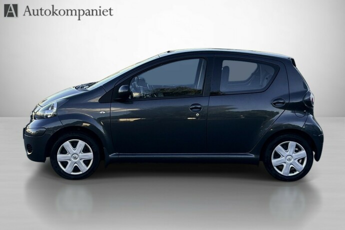 toyota-aygo-bensin-2011-big-4