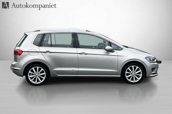 volkswagen-golf-sportsvan-bensin-2018-big-4