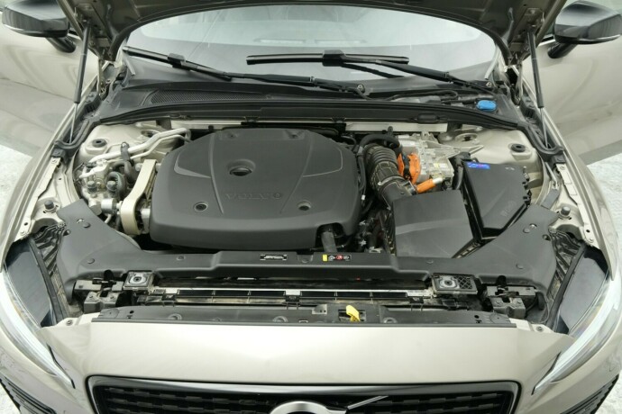 volvo-v60-elektrisitetbensin-2021-big-8