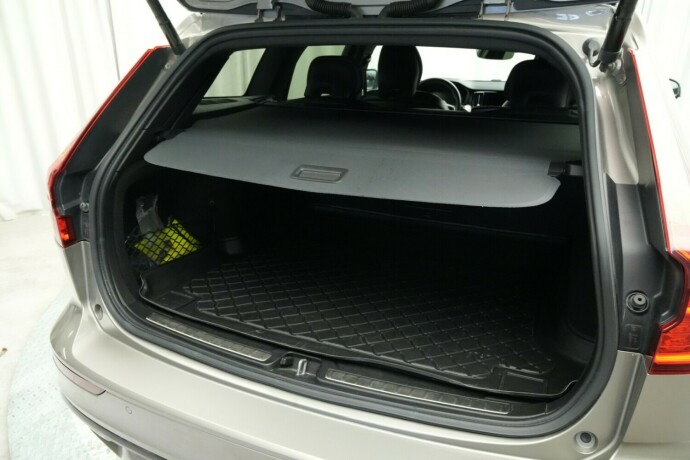 volvo-v60-elektrisitetbensin-2021-big-14