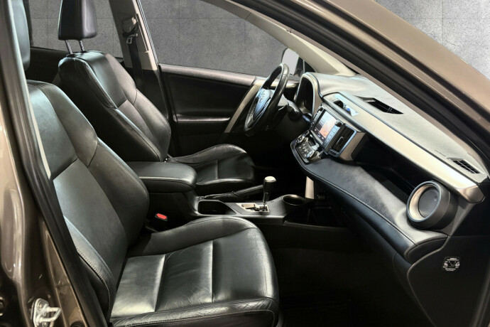 toyota-rav4-diesel-2013-big-19