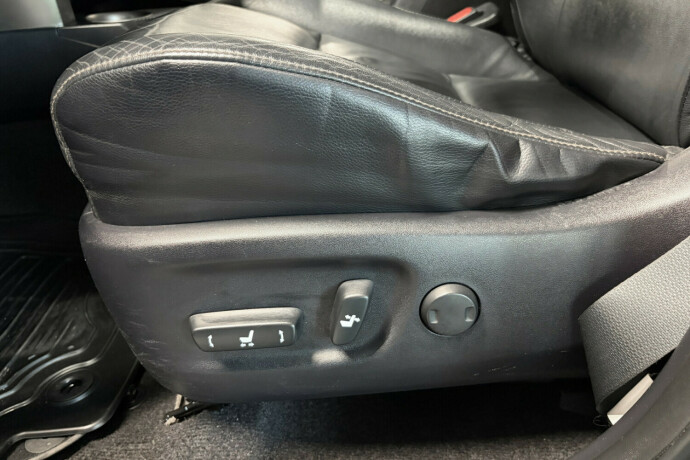 toyota-rav4-diesel-2013-big-26
