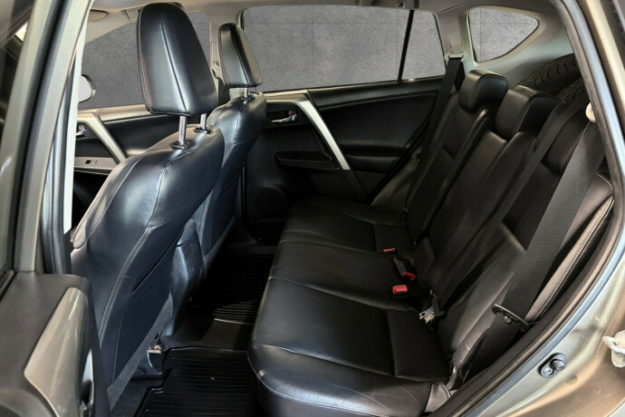 toyota-rav4-diesel-2013-big-9