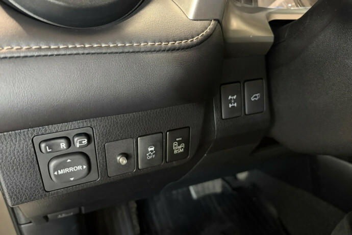 toyota-rav4-diesel-2013-big-23