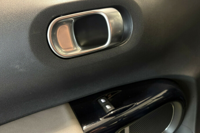 citroen-c4-cactus-bensin-2018-big-27
