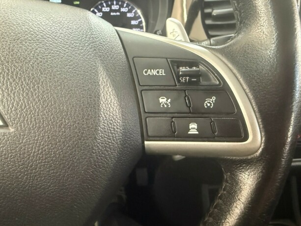 mitsubishi-outlander-diesel-2014-big-23