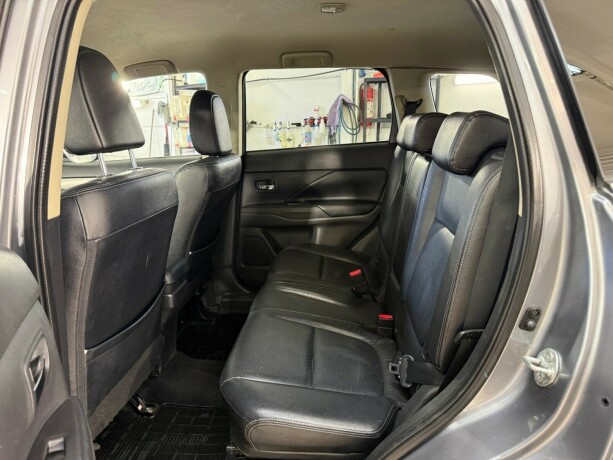 mitsubishi-outlander-diesel-2014-big-15