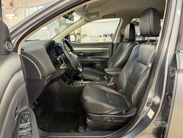 mitsubishi-outlander-diesel-2014-big-16