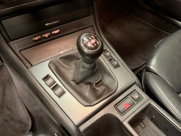 bmw-m3-bensin-2003-big-31