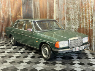 Mercedes-Benz | 230 | Bensin | 1977