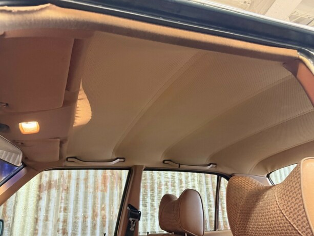mercedes-benz-230-bensin-1977-big-24