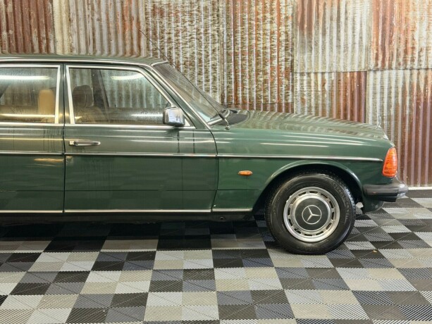 mercedes-benz-230-bensin-1977-big-2