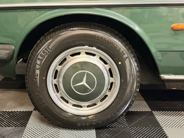 mercedes-benz-230-bensin-1977-big-12