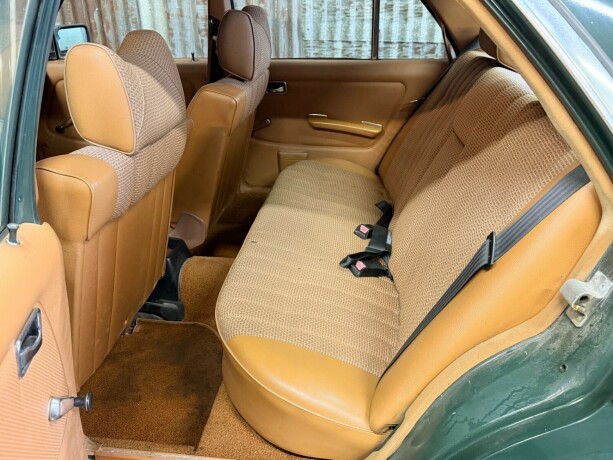 mercedes-benz-230-bensin-1977-big-31