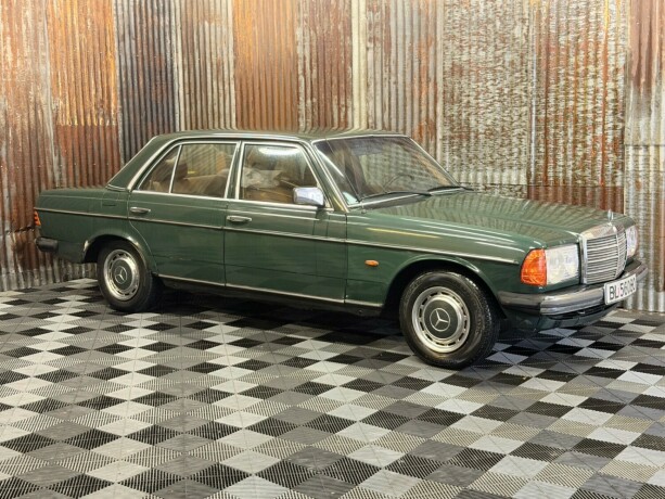mercedes-benz-230-bensin-1977-big-1