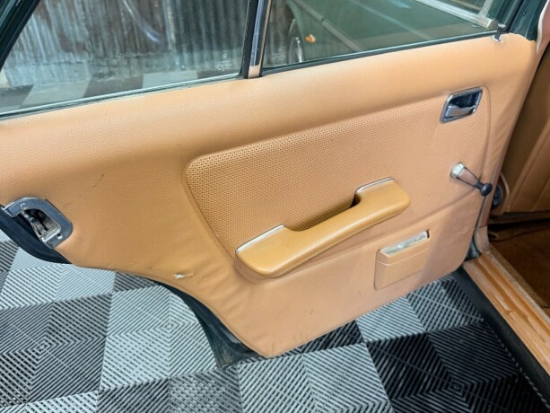 mercedes-benz-230-bensin-1977-big-32