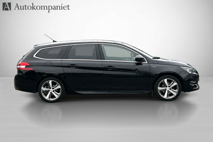 peugeot-308-bensin-2017-big-5