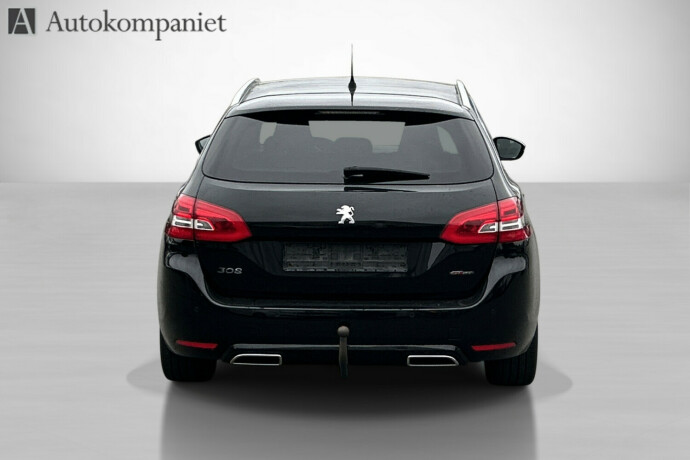 peugeot-308-bensin-2017-big-3
