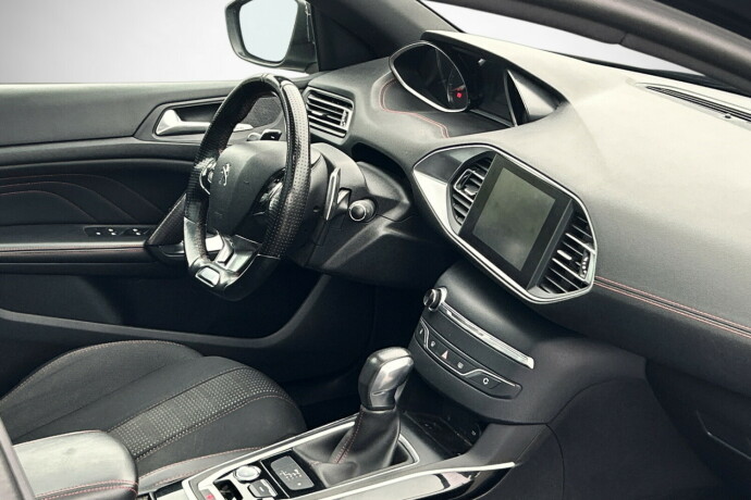 peugeot-308-bensin-2017-big-10