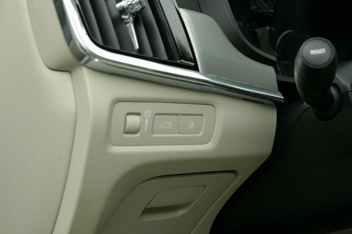 volvo-v90-elektrisitetbensin-2018-big-21