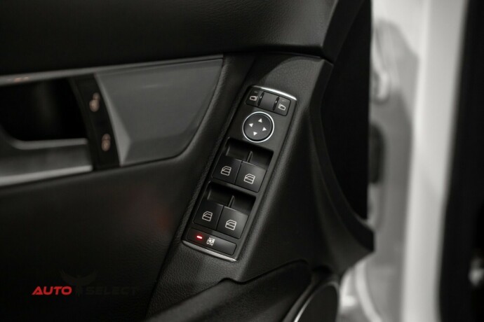 mercedes-benz-c180-bensin-2014-big-21